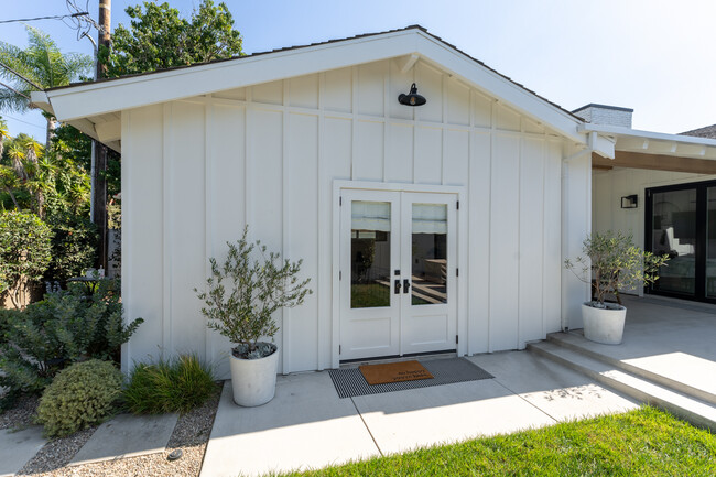 412 Esther St Unit B