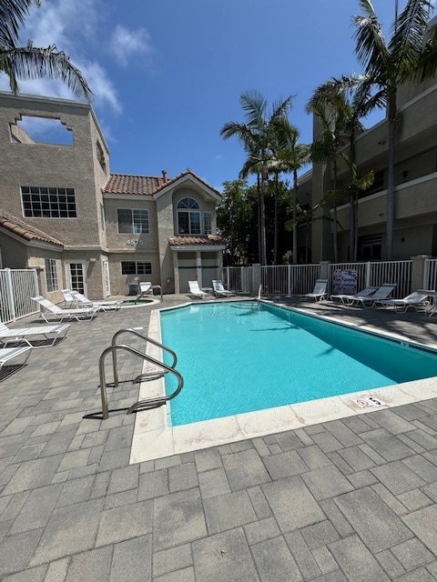 Building Photo - 4581 Warner Ave Unit #102 Rental