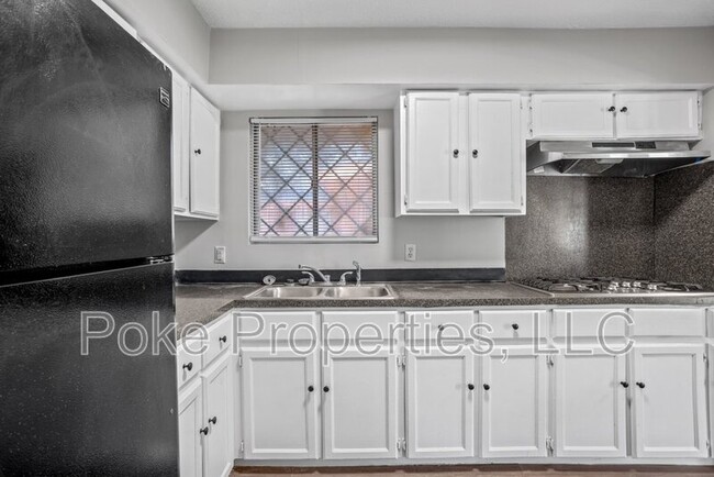 Photo - 2821 General Doolittle Ave