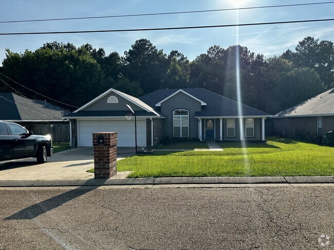 Building Photo - 111 Greenfield Cir Rental