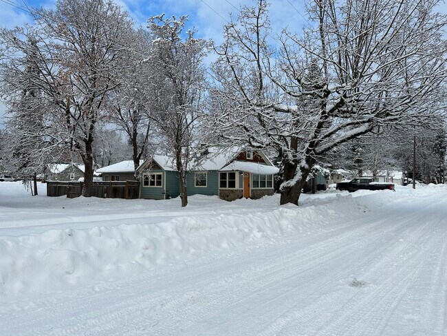 Photo - 605 Washington Ave