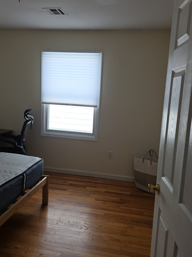 Photo - 15 Stagg St