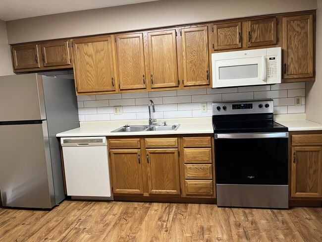 1585 Windridge Pl Unit B