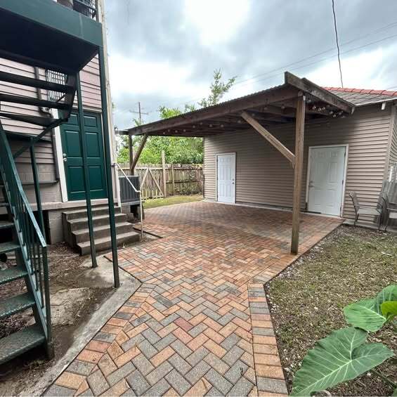 Building Photo - 3950 Louisiana Avenue Pky Unit 3950 Louisiana Avenue Pkwy