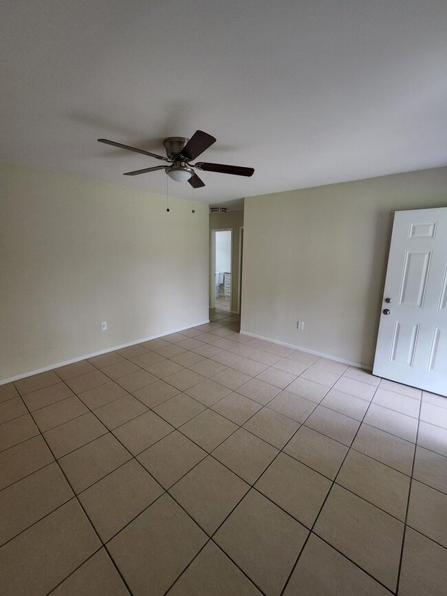 oak330-36 - oak330-36 Apartment Unit 330