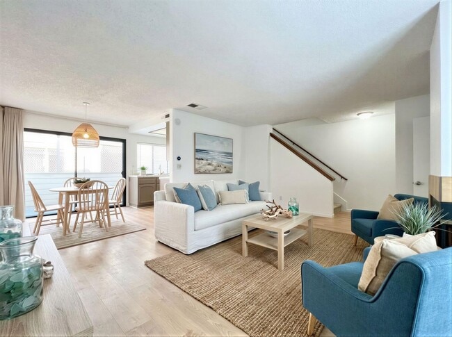 Building Photo - 4553 Chateau Dr