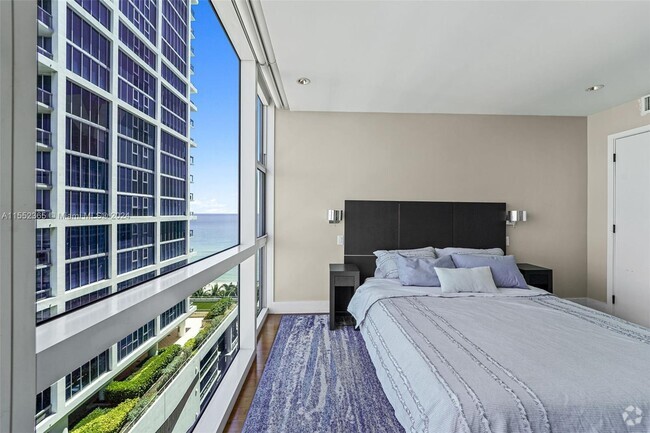 Building Photo - 6801 Collins Ave Unit 1214(door1203) Rental