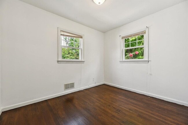 Photo - 482 S Elm St