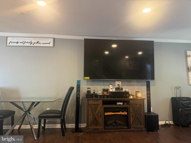 Photo - 2251 Commissary Cir