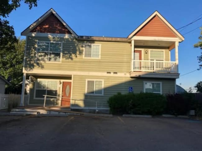 Building Photo - 17 7th Ave W Unit 200 Rental
