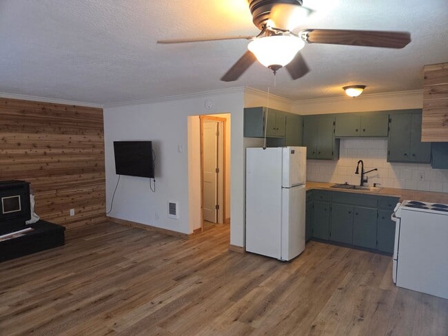 Building Photo - Comfortable Mountain Living in Twain Harte... Rental