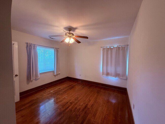 Photo - Pet Friendly 3 Bedroom, 2 Bath Home with Hardwood Floors