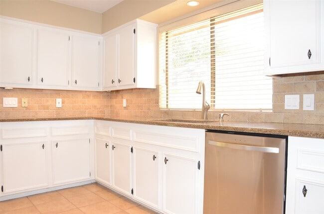 Building Photo - 3002 N Blue Meadow Cir Rental