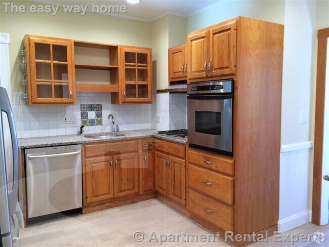 Building Photo - 1 min Porter Sq * 2 Baths * Stainless * WD... Rental