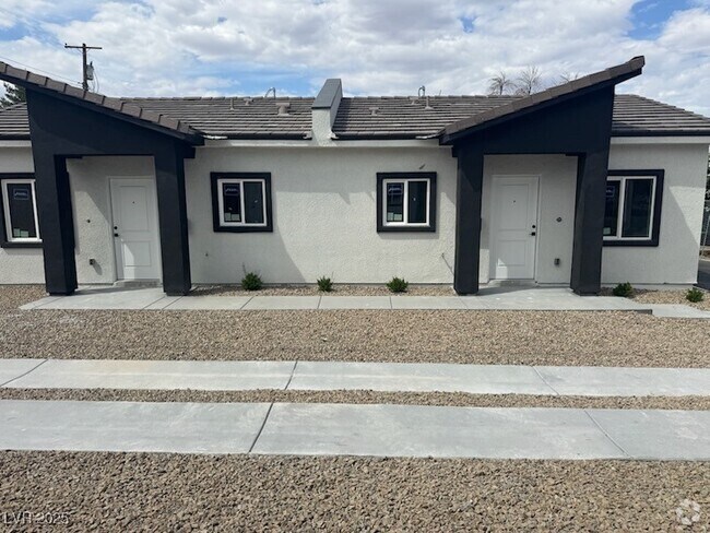 Building Photo - 383 N 16th St Rental