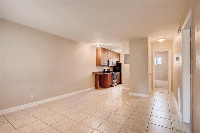 Photo - 2643 NE 8th Ave Unit 12