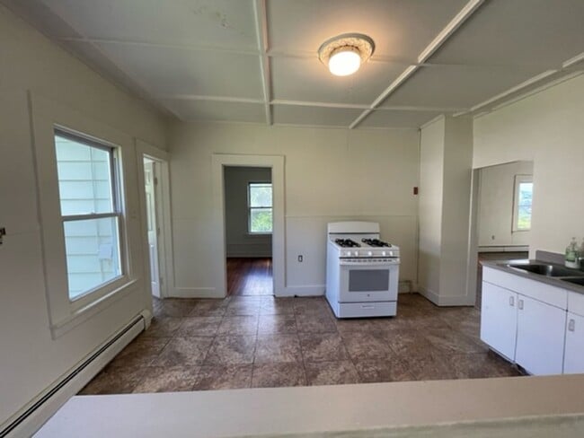 Building Photo - 21-23 Lyman Street Unit 21B