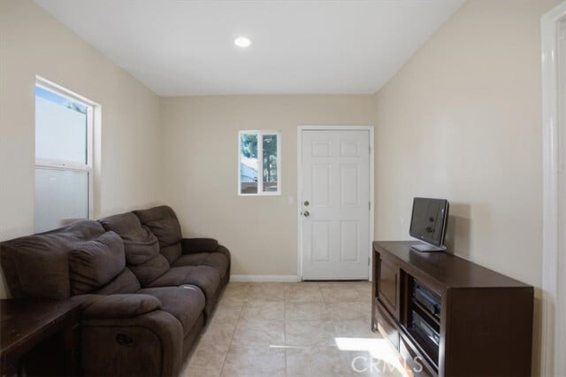 7542 White Oak Ave