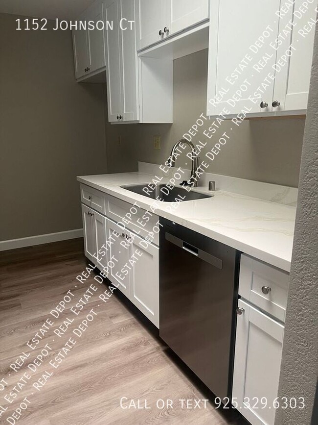 Photo - 1152 Johnson Ct