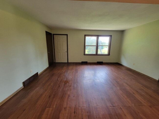 Photo - 205 Sharon St