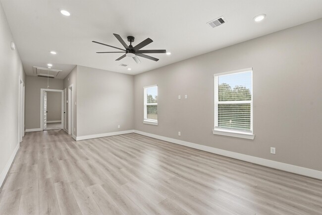 Building Photo - 3107 Grassmere St
