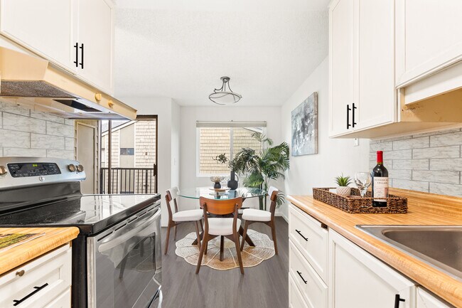 2020 Grant Ave S Unit A202