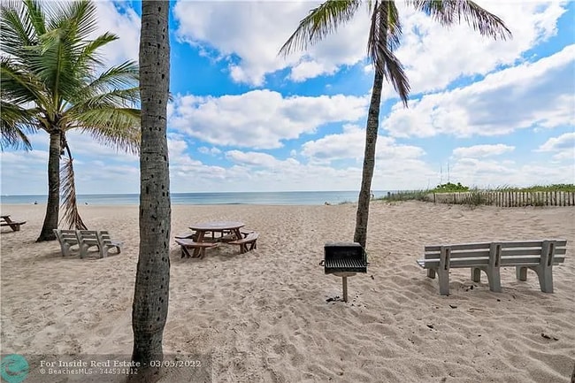 Private Beach - 1391 S Ocean Blvd Unit 406