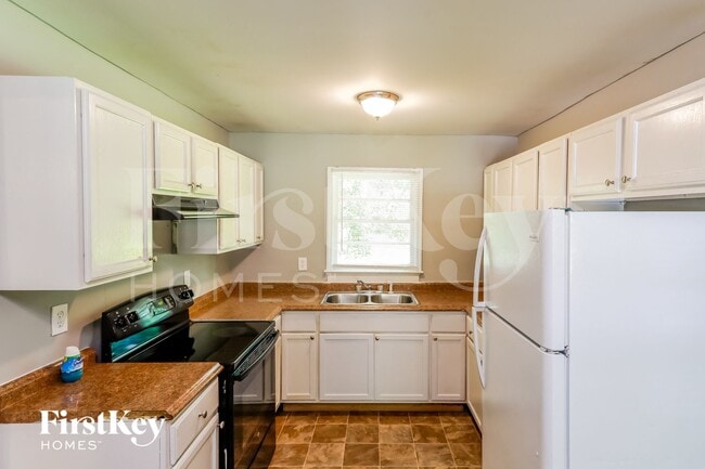 Photo - 1906 Amesbury Dr