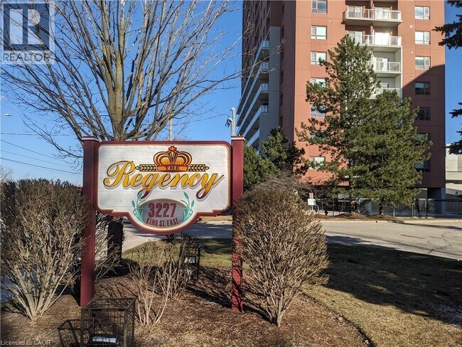 Photo - 3227 King St E Unité 610