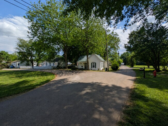 Photo - 107 W Cooper St