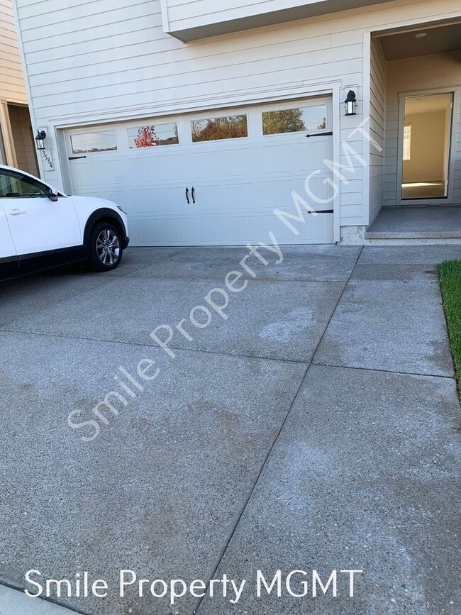 Photo - A nice house with 5 beds rooms and 2.5 baths.