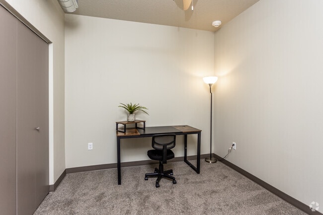 2BR, 1BA - 852-864 SF