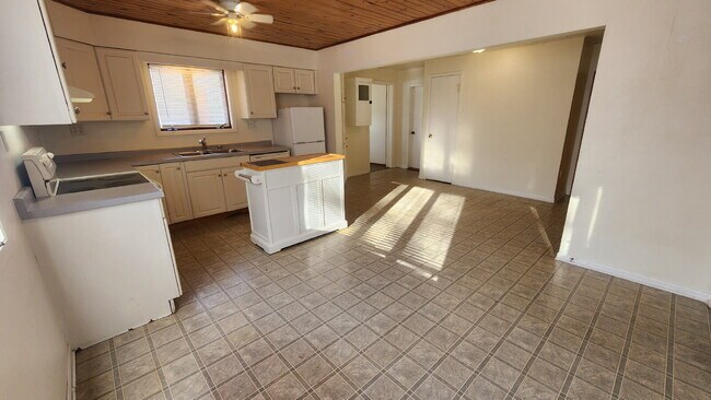 Photo - Available January 15th - 2 Bedroom, 1 Bathroom Single Family Home