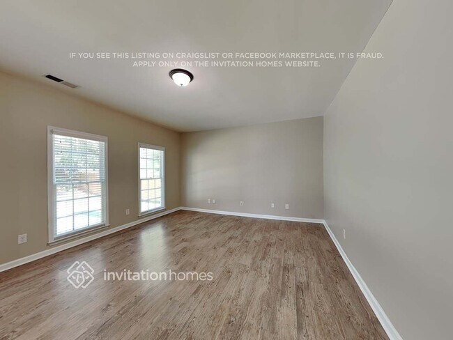 Photo - 134 Eastlake Landing