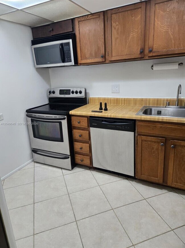 Photo - 3690 Inverrary Dr Unit 2Q