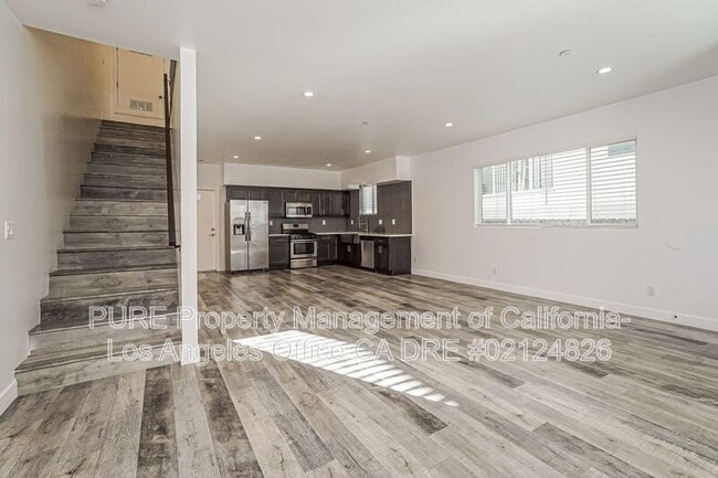 Photo - 1344 N Kenmore Ave