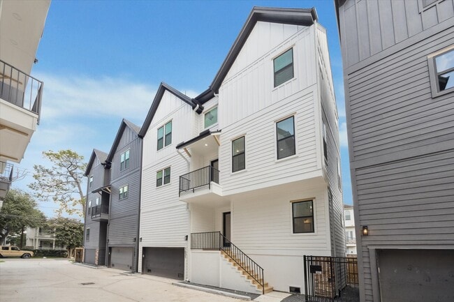 Photo - 1631 Beall St