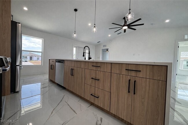 Photo - 3018 NE 1st Pl