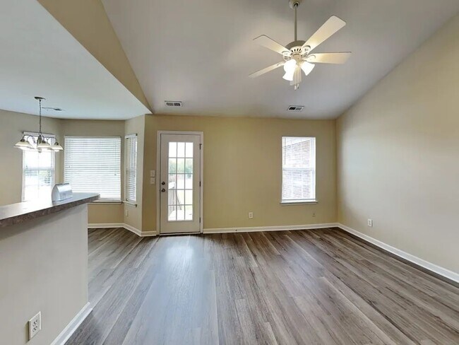 Photo - 2205 Centergrove Rd