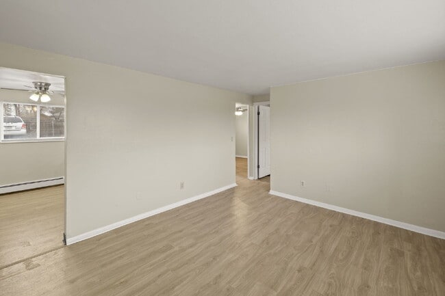 Photo - 4060 Airport Rd