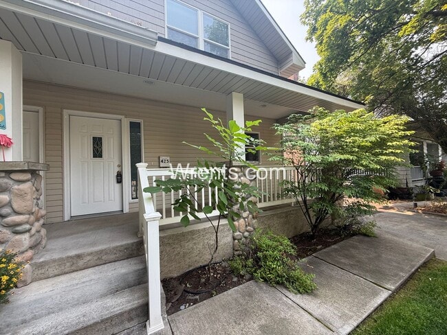 Photo - 425 W 14th Ave