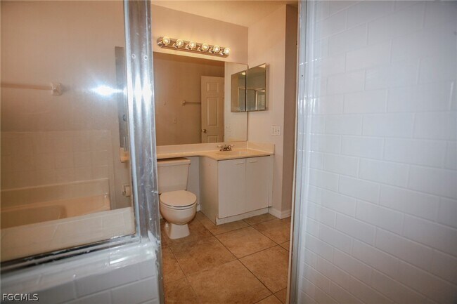 Photo - 732 Woodshire Ln Unidad I1