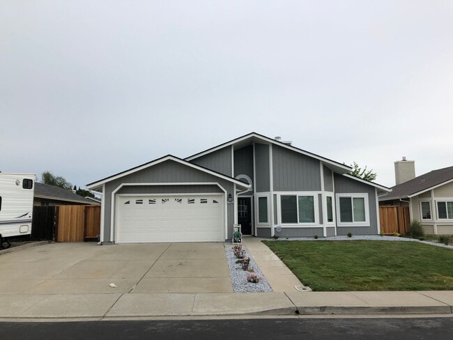 Building Photo - 1740 Gateway Dr