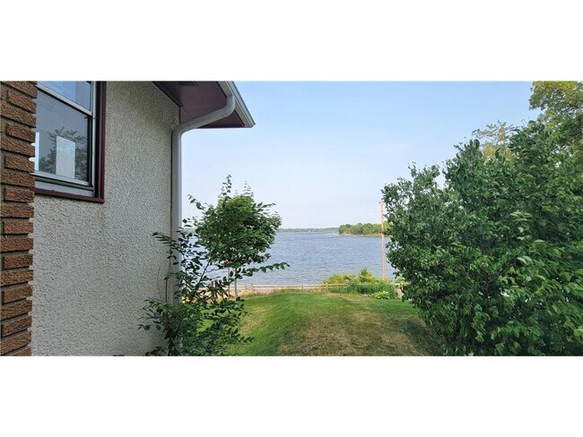 Photo - 2331 W Medicine Lake Dr