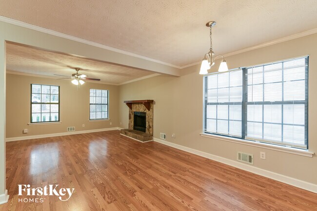 Photo - 2763 Marcia Dr SW