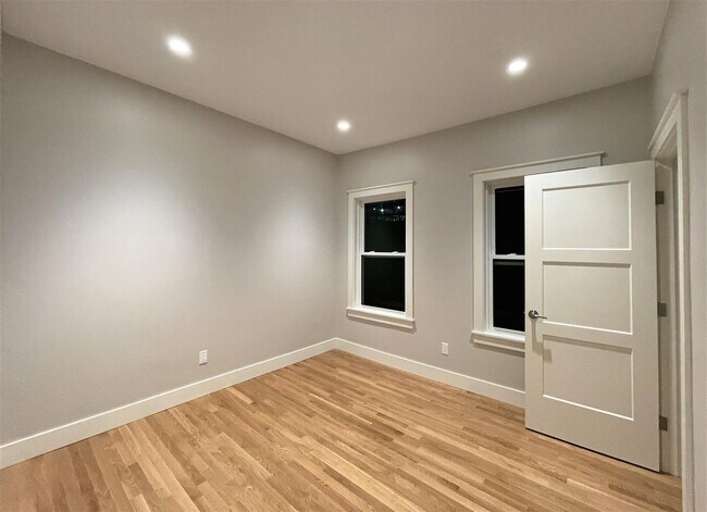 Photo - 70 Spring St Unit 2