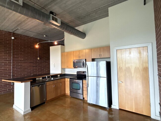 Photo - 626 N Graham St Unit 414