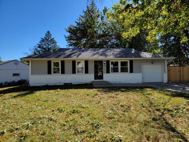 Building Photo - 5105 NE 44th St