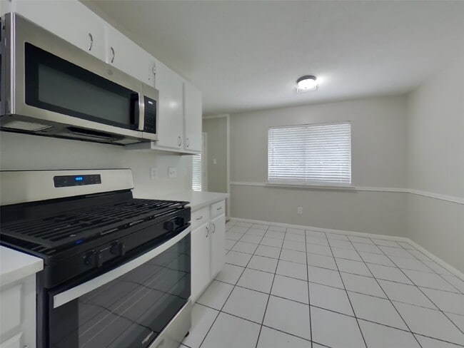 Photo - 18018 Heron Forest Ln