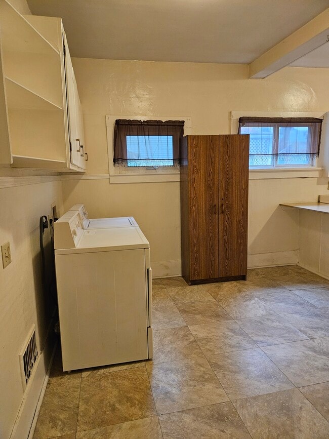 Kitchen - 301 N Division St Unit Downstairs